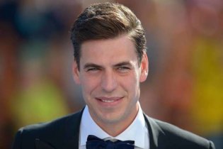 Биография Дмитрий Дюжев